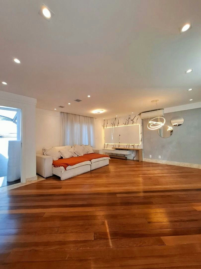 Sobrado em Jardim Teresa - 260m² | 3 dormitórios | 6 vagas - miniatura 2