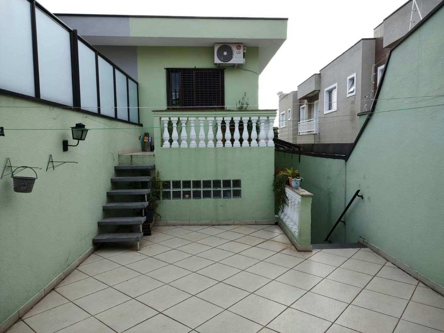 Sobrado em Vila Alpina - 210m² | 3 dormitórios | 4 vagas - miniatura 2