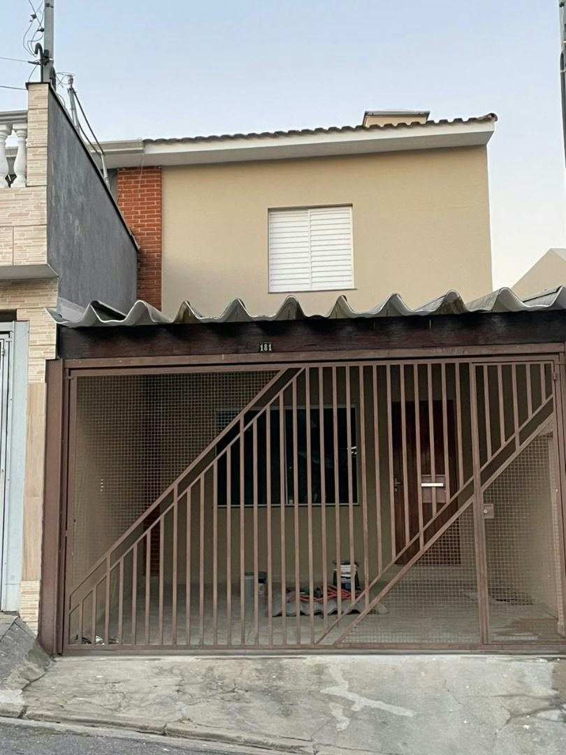 Sobrado em Parque São Lucas - 68m² | 3 dormitórios | 2 vagas