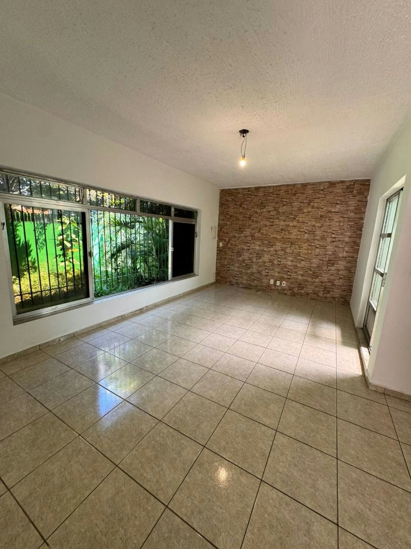 Casa em Jardim Avelino - 200m² | 3 dormitórios | 5 vagas - miniatura 4