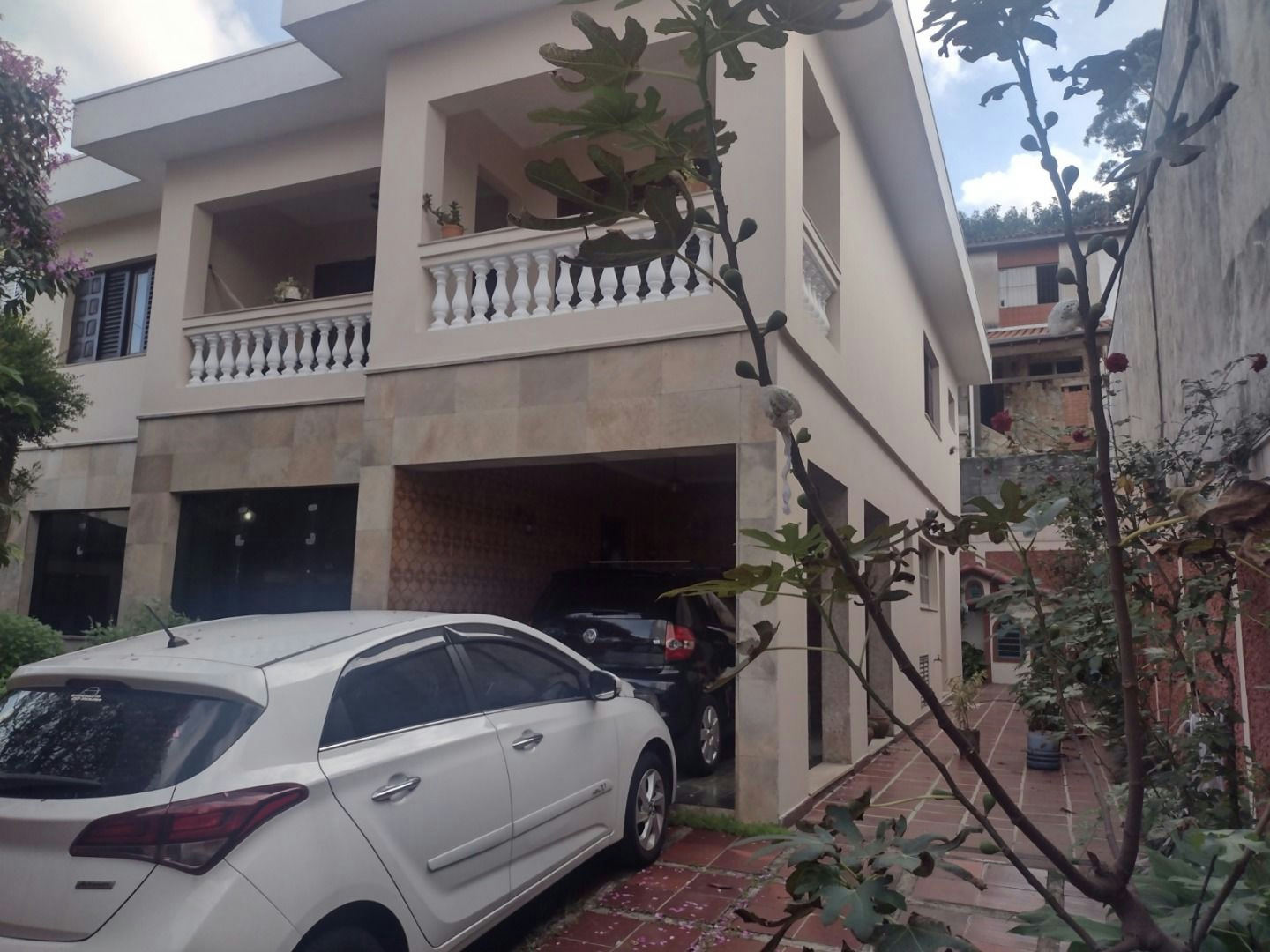 Sobrado em Jardim Avelino - 241m² | 4 dormitórios | 7 vagas