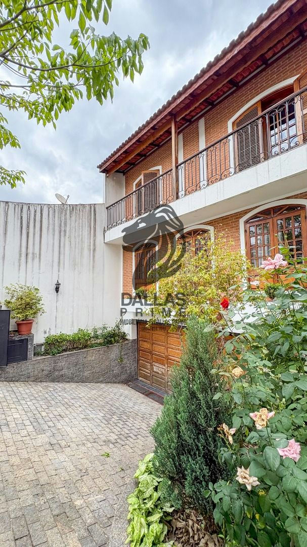 Sobrado em Jardim Avelino - 350m² | 6 dormitórios | 8 vagas - foto 1