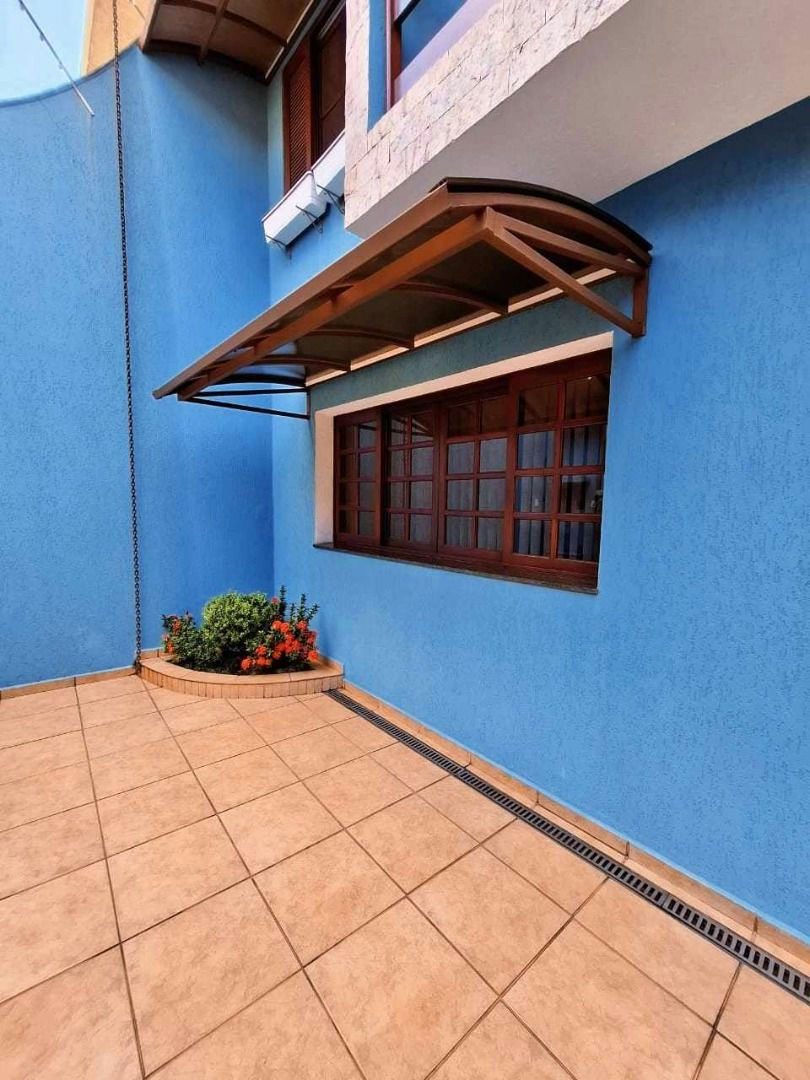 Sobrado em Vila Santa Clara - 232m² | 3 dormitórios | 8 vagas - miniatura 3