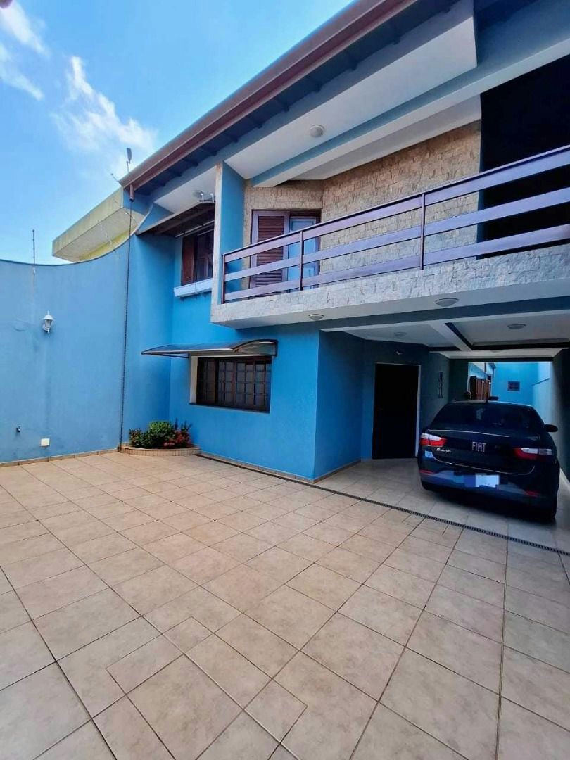 Sobrado em Vila Santa Clara - 232m² | 3 dormitórios | 8 vagas - miniatura 5