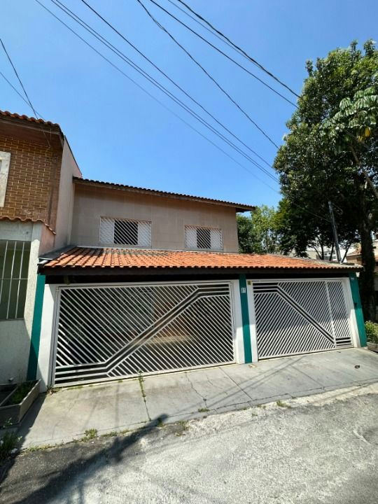 Sobrado em Vila Prudente (Zona Leste) - 160m² | 4 dormitórios | 3 vagas