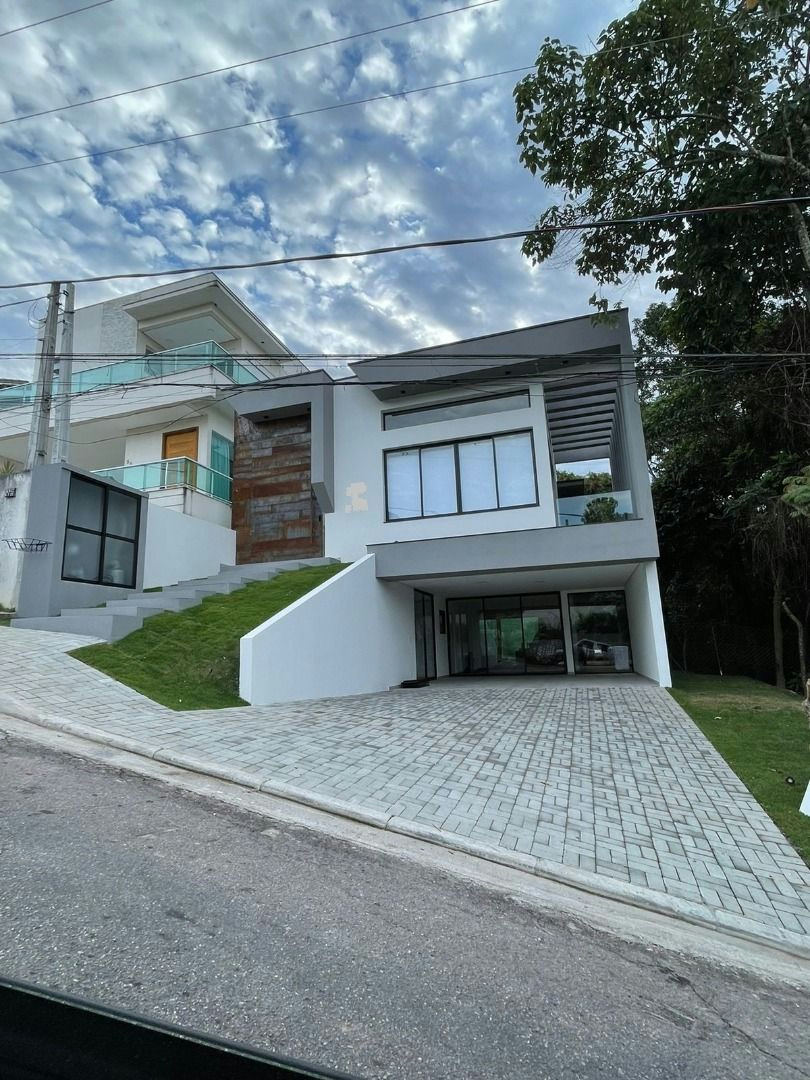 Sobrado em Parque Residencial Itapeti - 320m² | 3 dormitórios | 6 vagas - miniatura 2