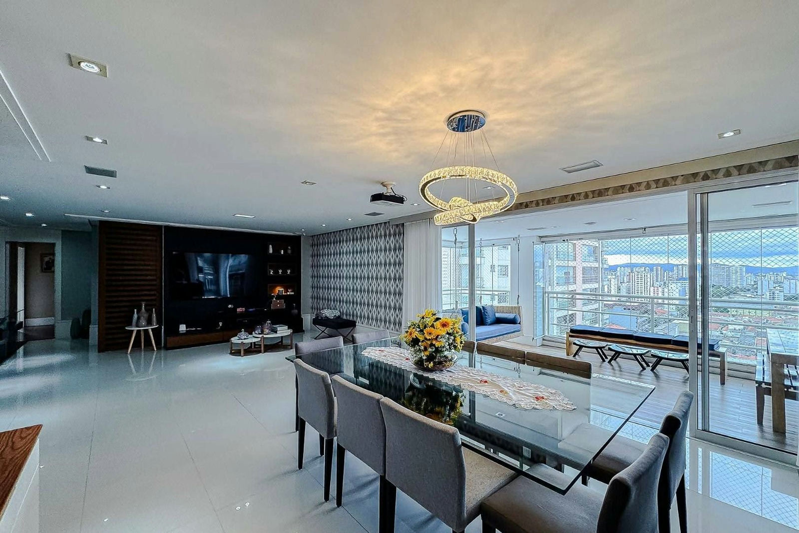 Apartamento em Tatuapé - 227m² | 3 dormitórios | 4 vagas - foto 1