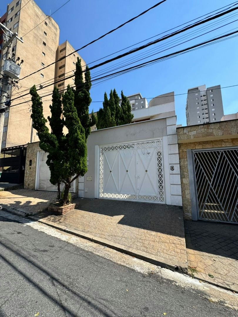 Sobrado em Vila Lúcia - 180m² | 3 dormitórios | 4 vagas