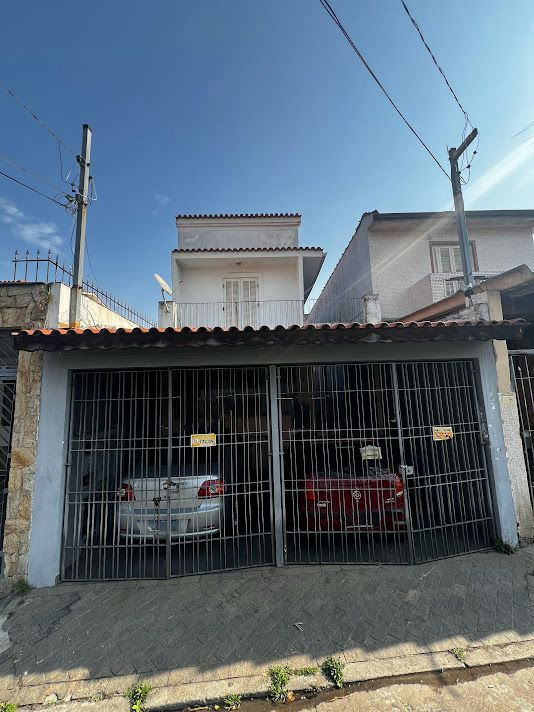 Sobrado em Água Rasa - 180m² | 3 dormitórios | 2 vagas