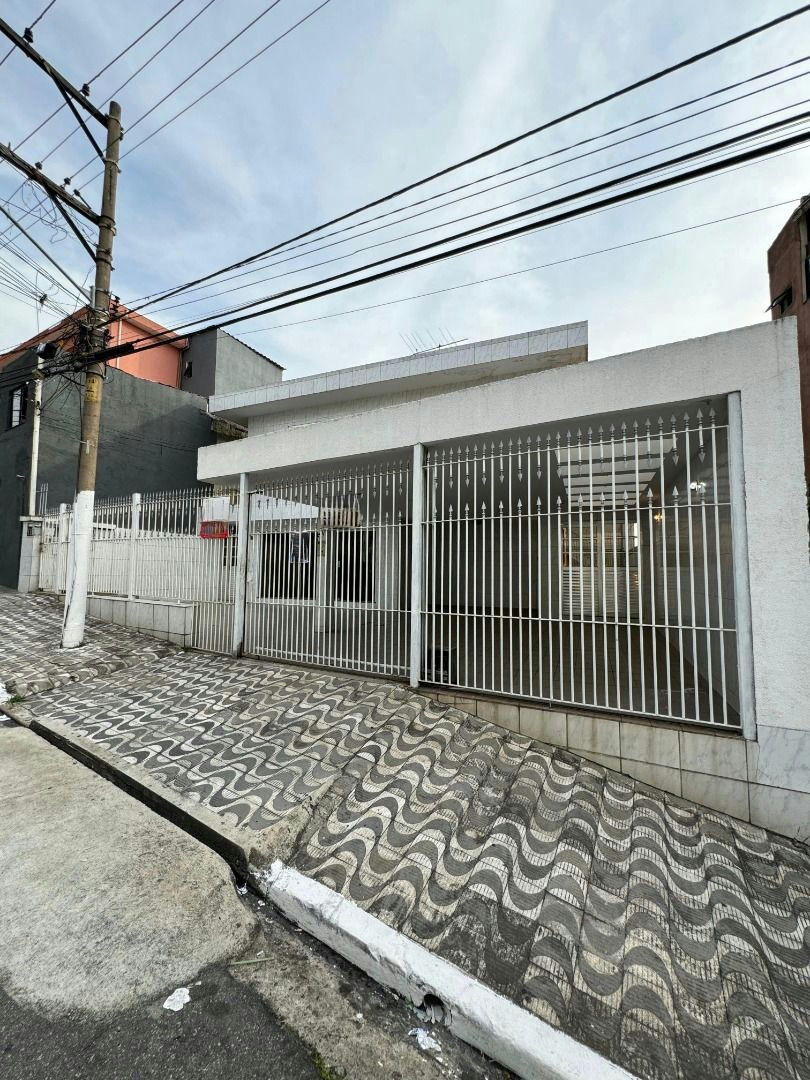 Sobrado em Parque São Lucas - 175m² | 3 dormitórios | 4 vagas