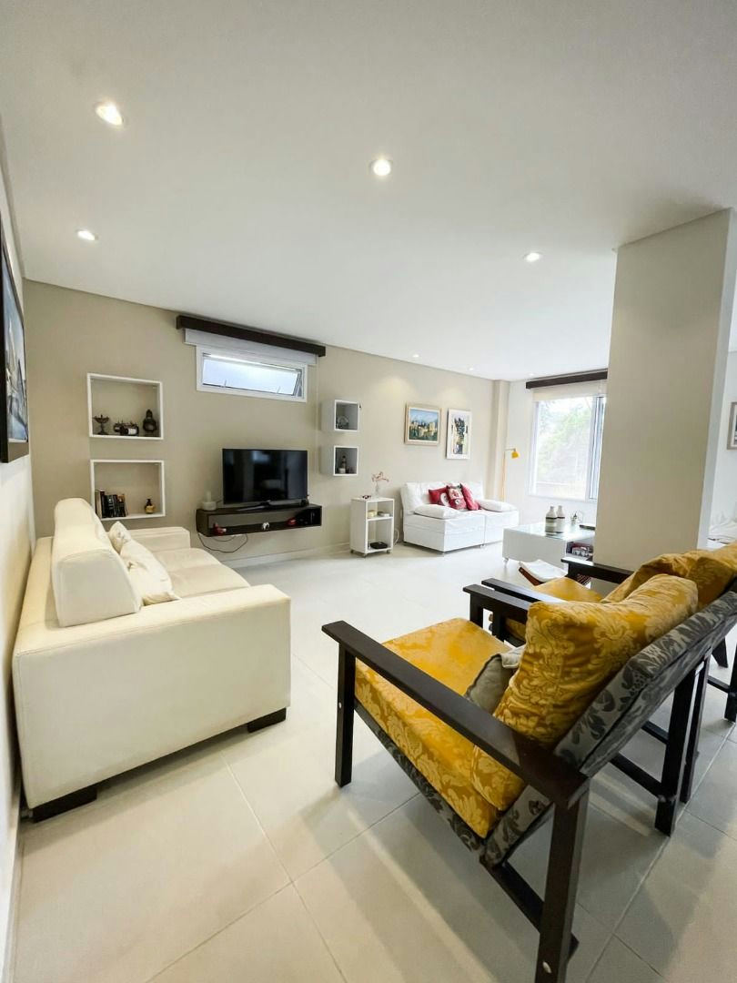 Sobrado em Parque Residencial Itapeti - 430m² | 3 dormitórios | 6 vagas - miniatura 4