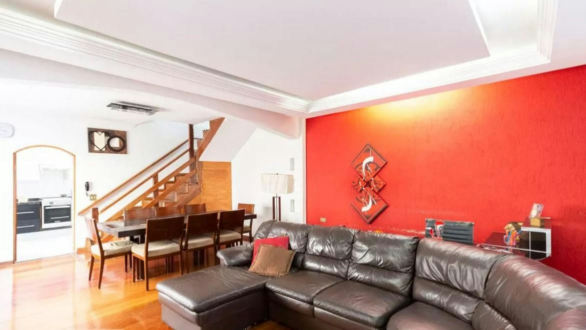 Sobrado em Vila Santa Virginia - 260m² | 4 dormitórios | 6 vagas