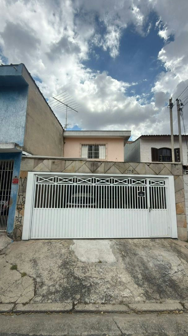 Sobrado em Jardim Independência - 148m² | 3 dormitórios | 2 vagas